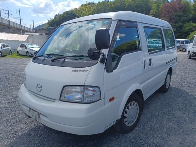 5775 Mazda Bongo van SLP2V 2017 г. (LUM Kobe Nyusatsu)